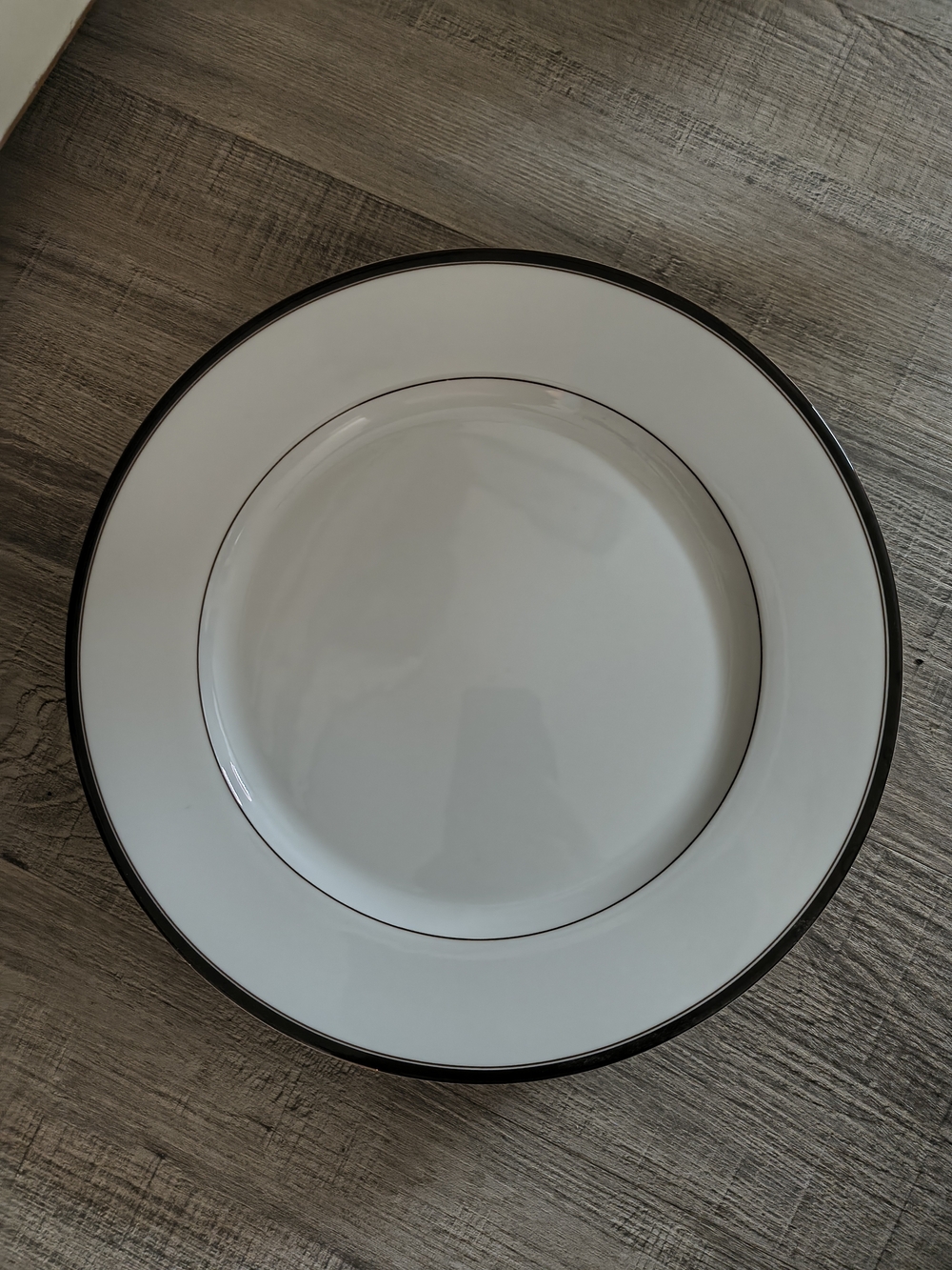 4 Mikasa Cocoa Blossom Classic White Dinner Plate with Black Rim